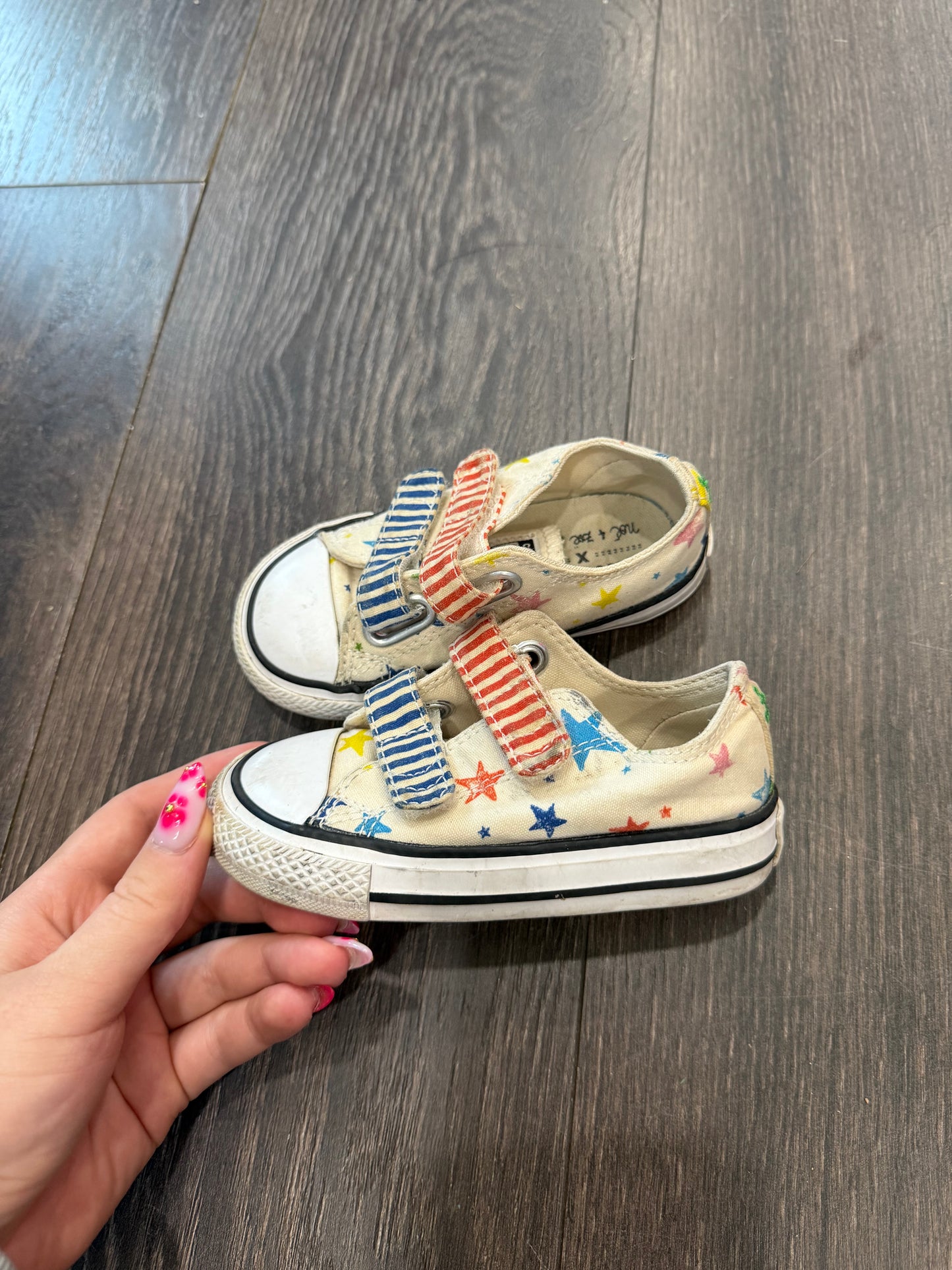 Converse size 6