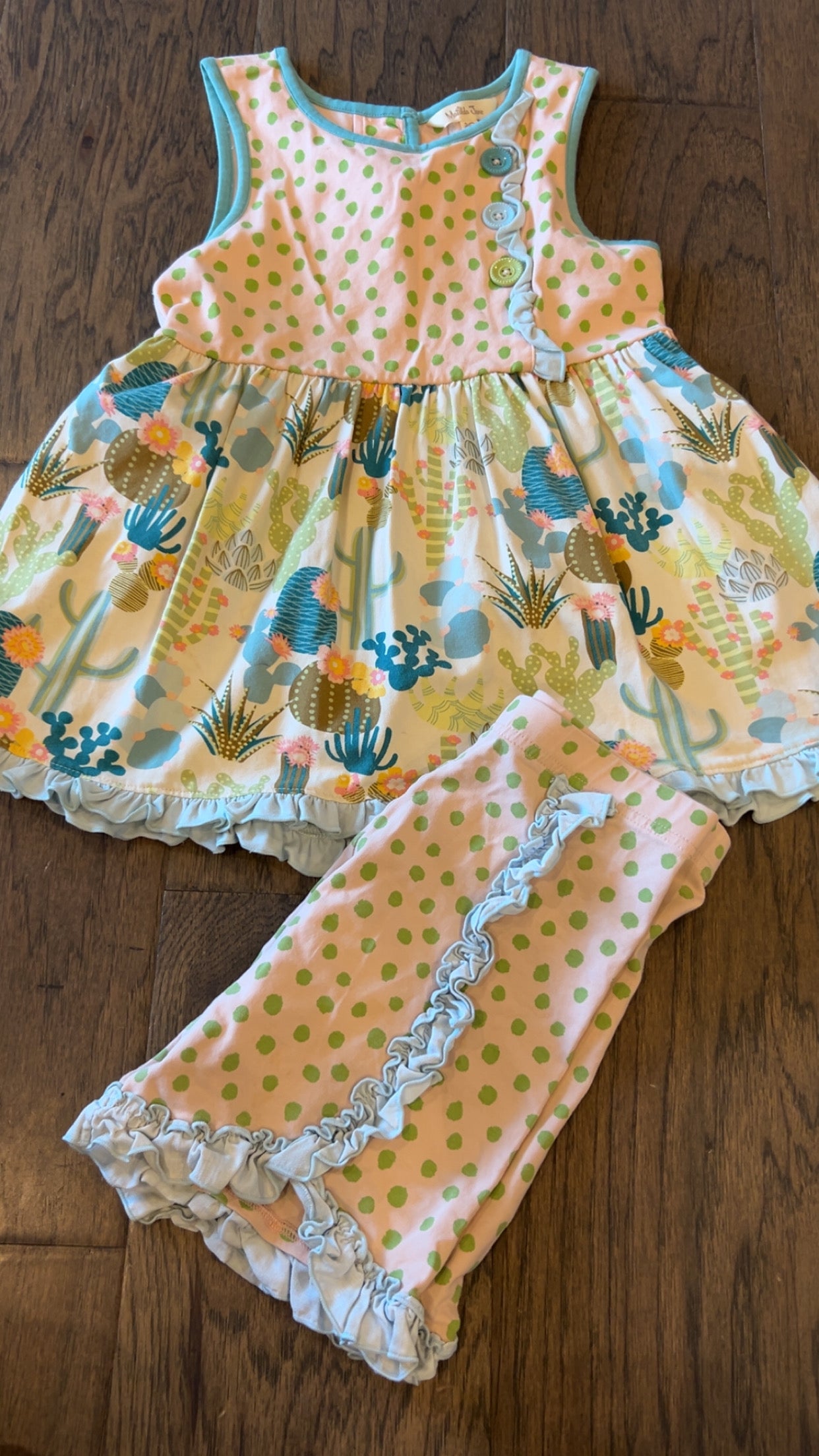 Matilda Jane size 8 top, size 10 bottoms.. small tear in the back of the top that could be fixed