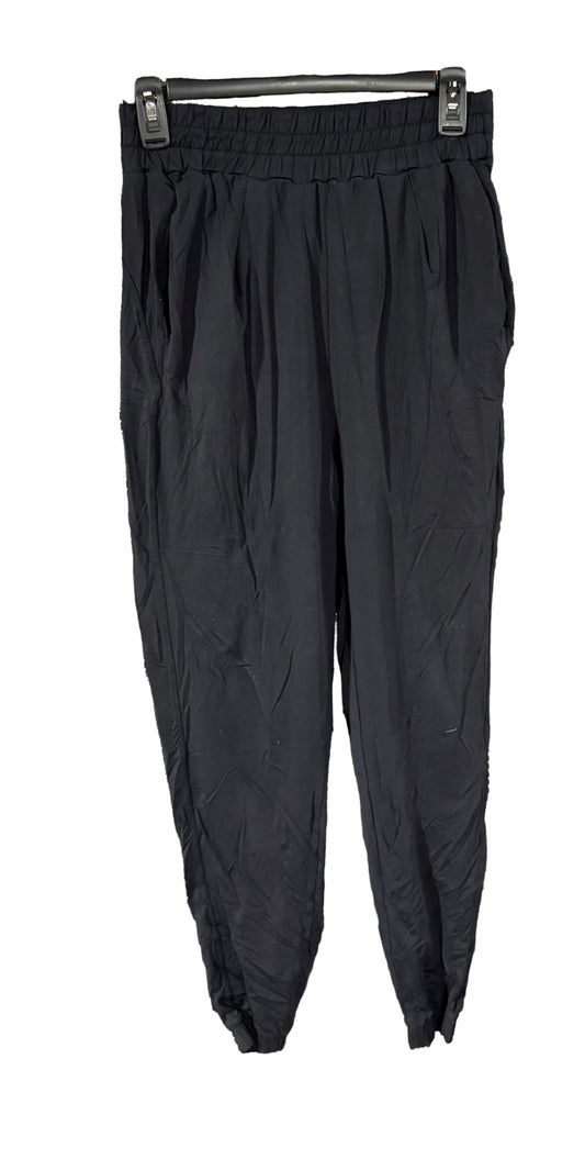 Lululemon 8..has some staining on bottom cuffs