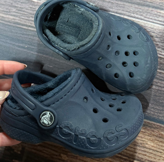 Crocs 7