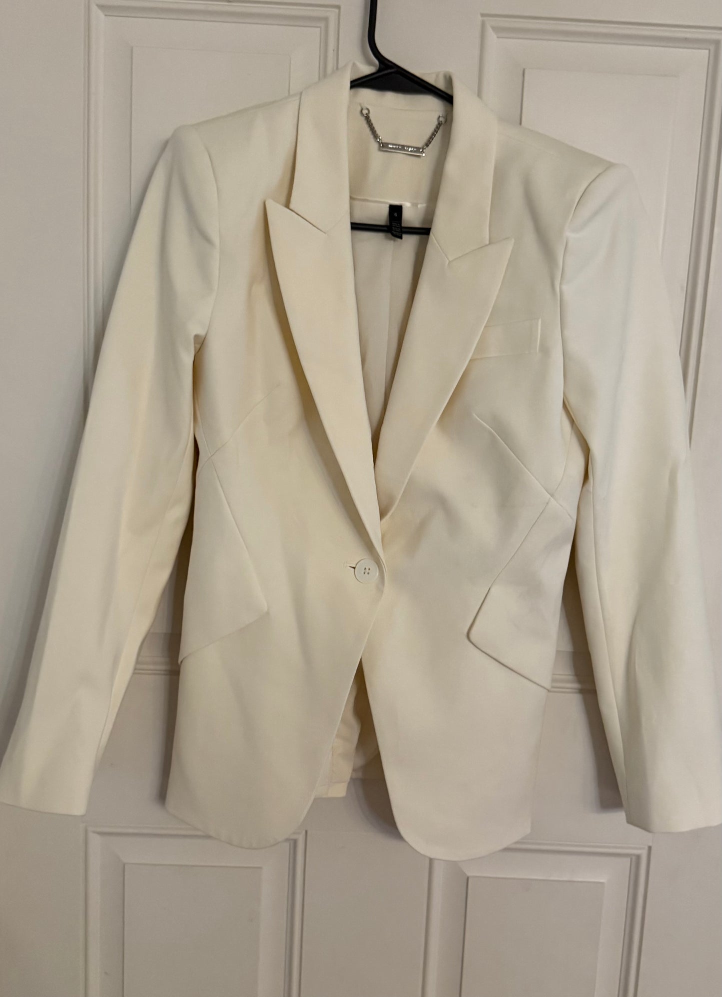 White Black size 6..has small scuffs