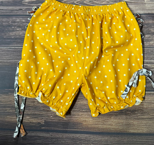 8/9..has a ruffle butt
