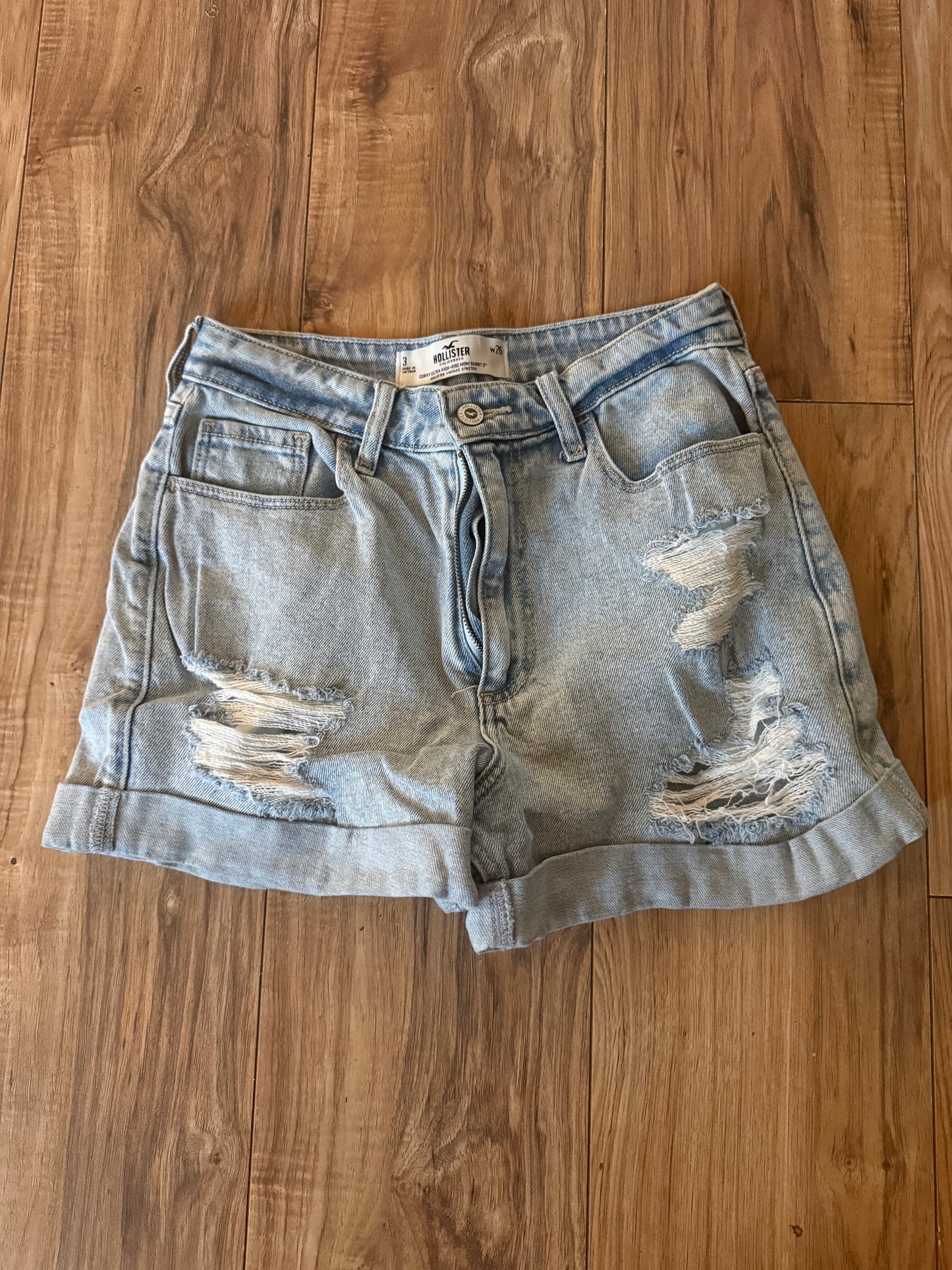 Hollister 3 W26