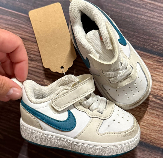 Nike 4