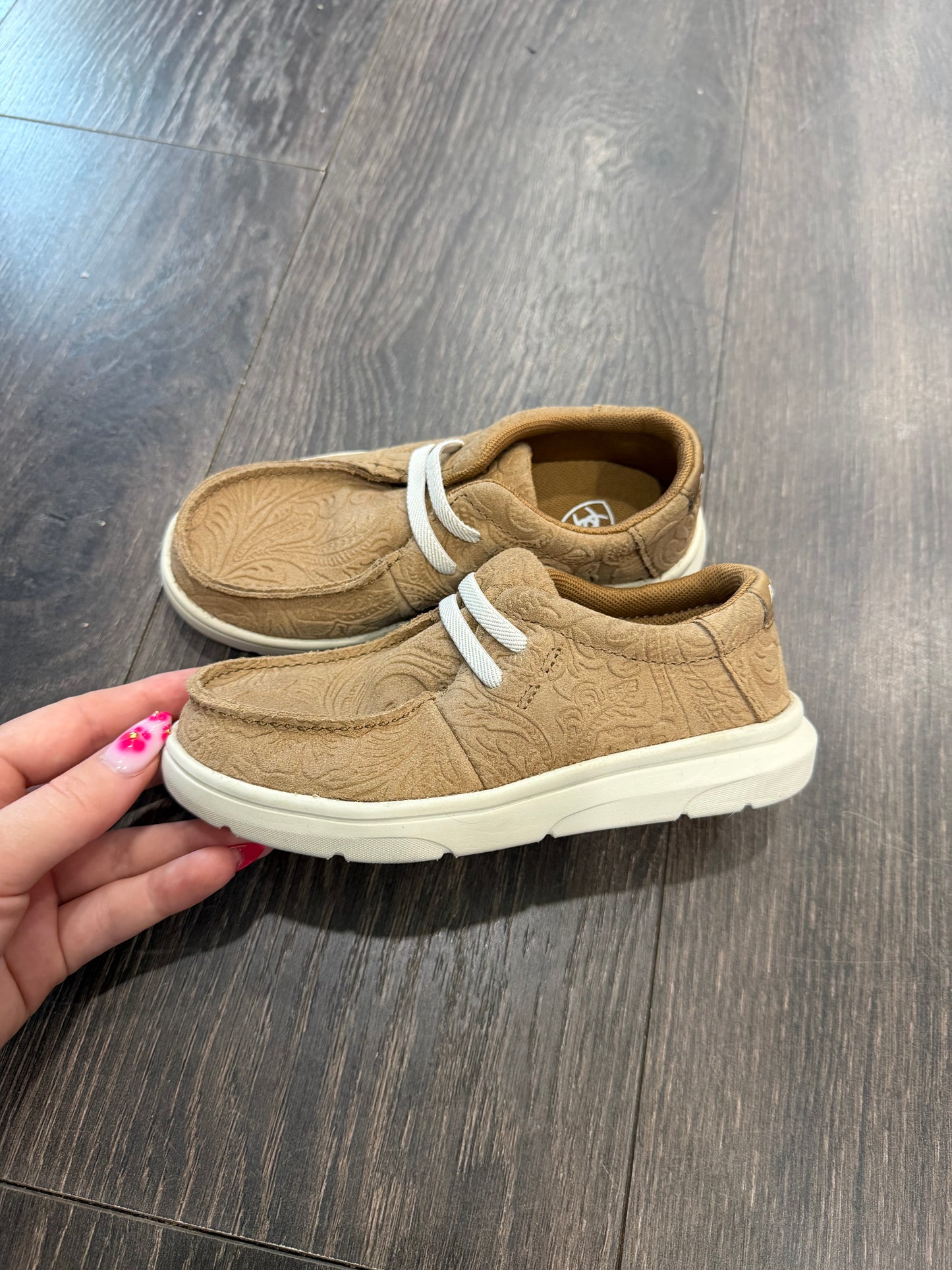 Ariat size 10M