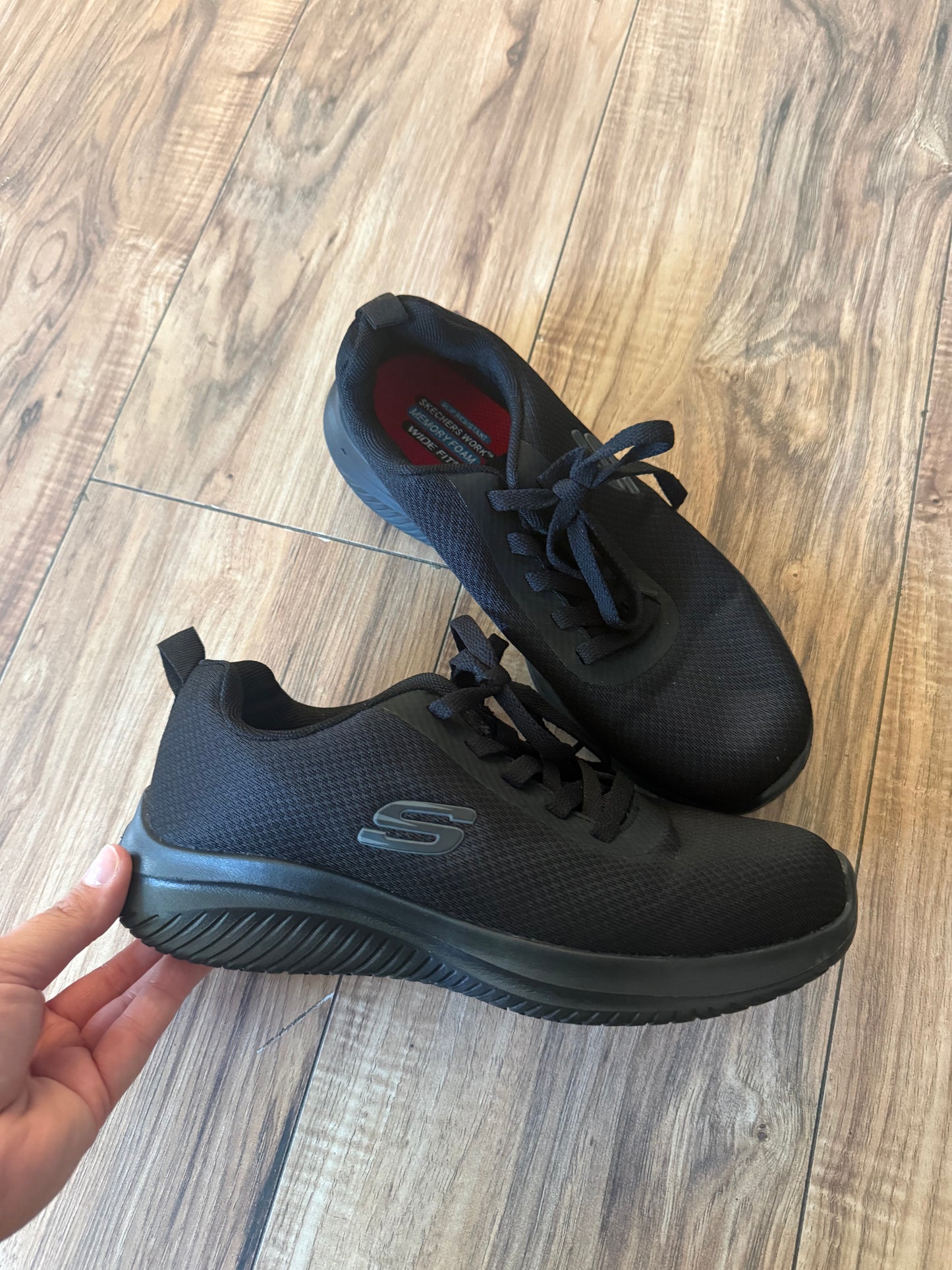 Skechers 7 slip resistant