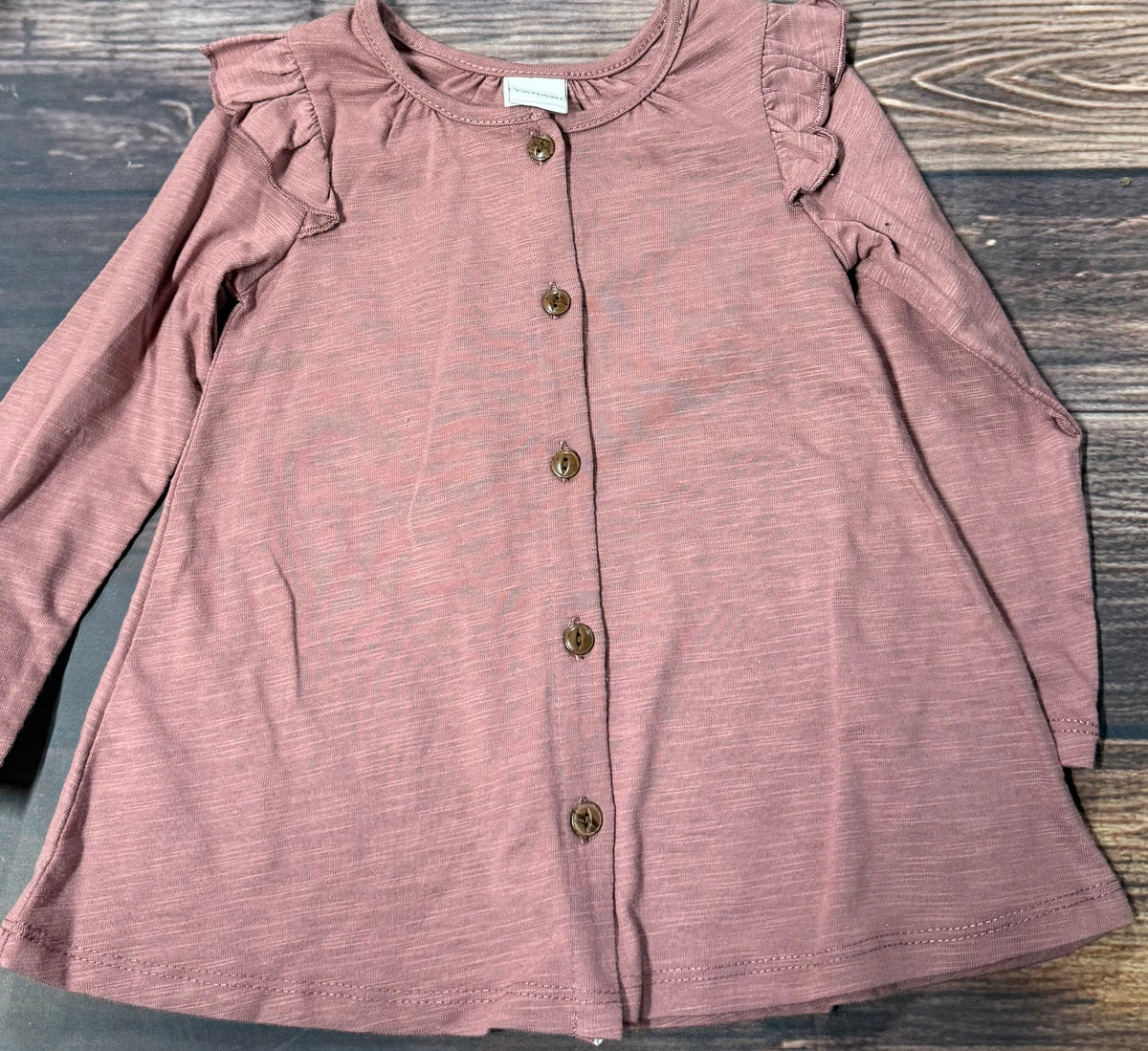 Tahari 2T..not staining just the lighting!