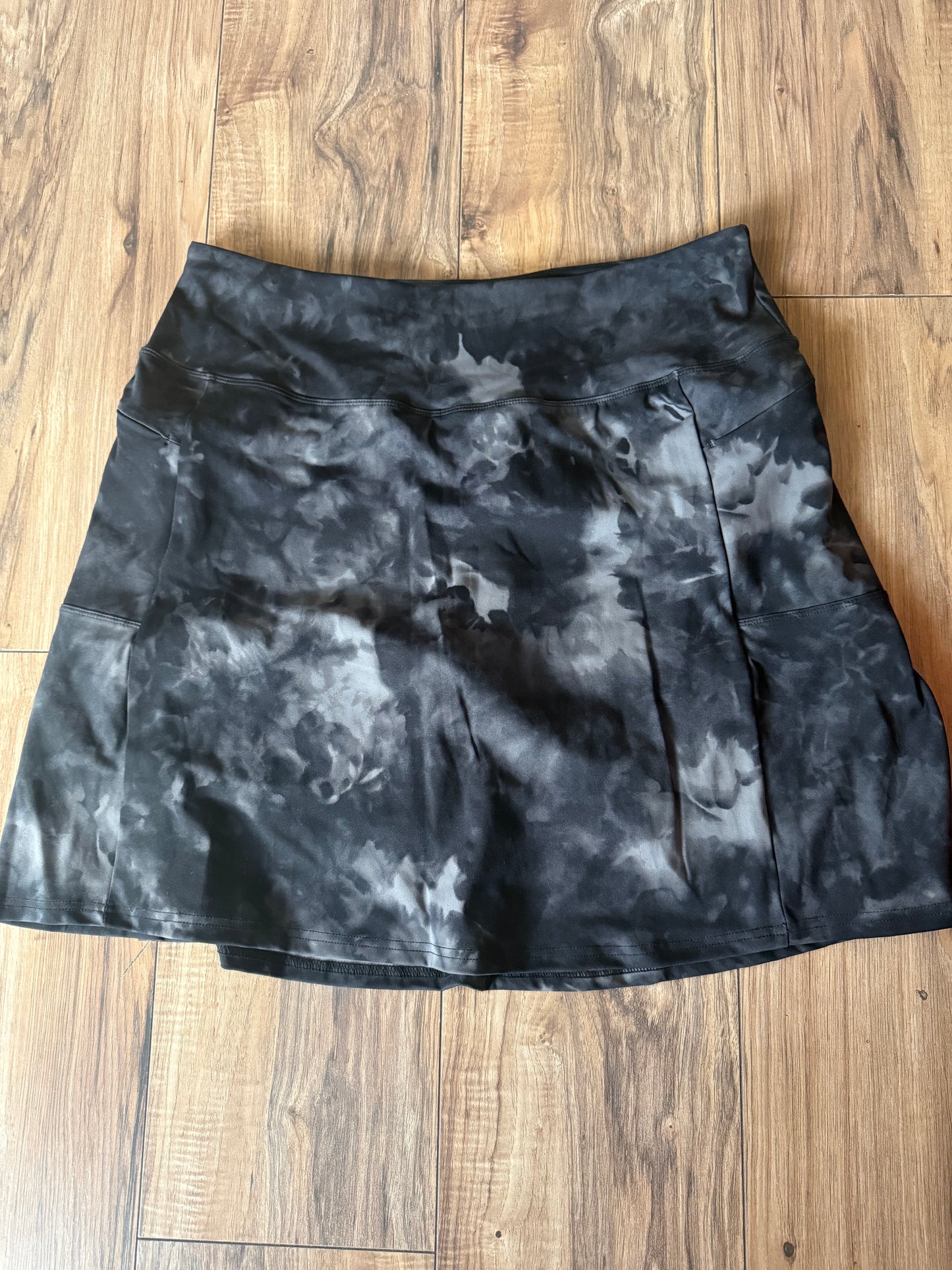 NWT Santiny XL..shorts under