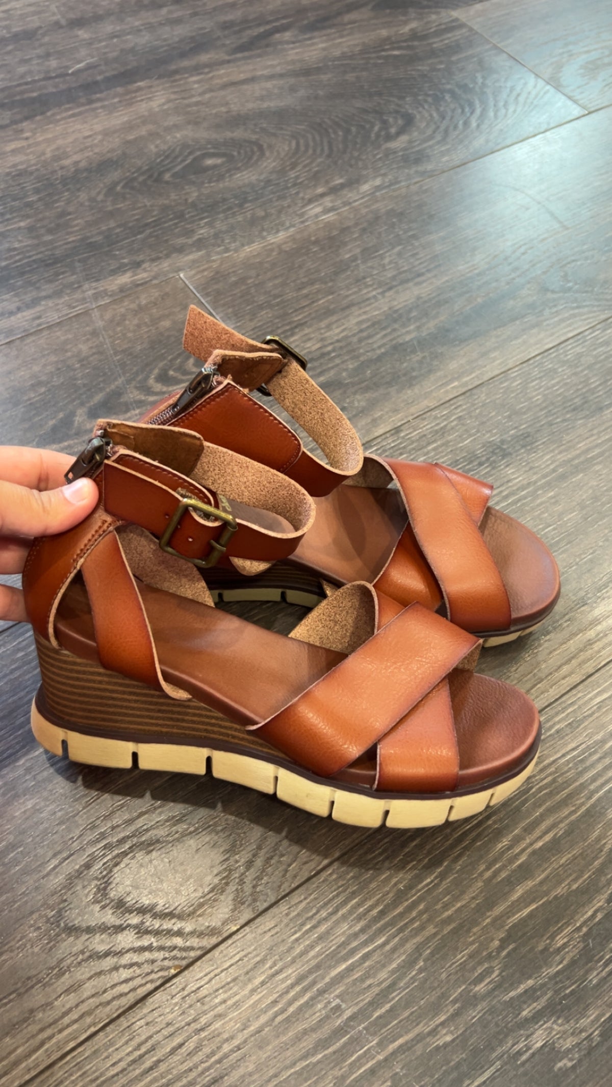 MIA size 7