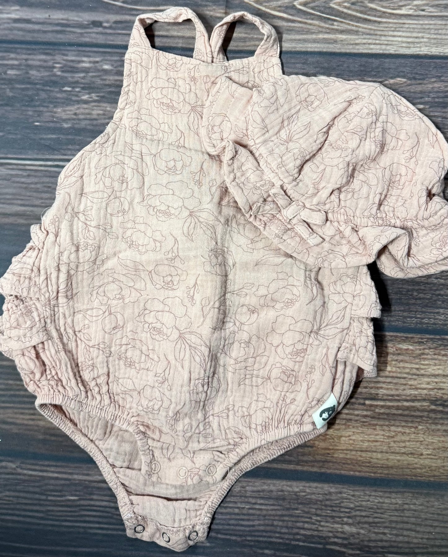 Rabbit + Bear 18m..has a ruffle back!
