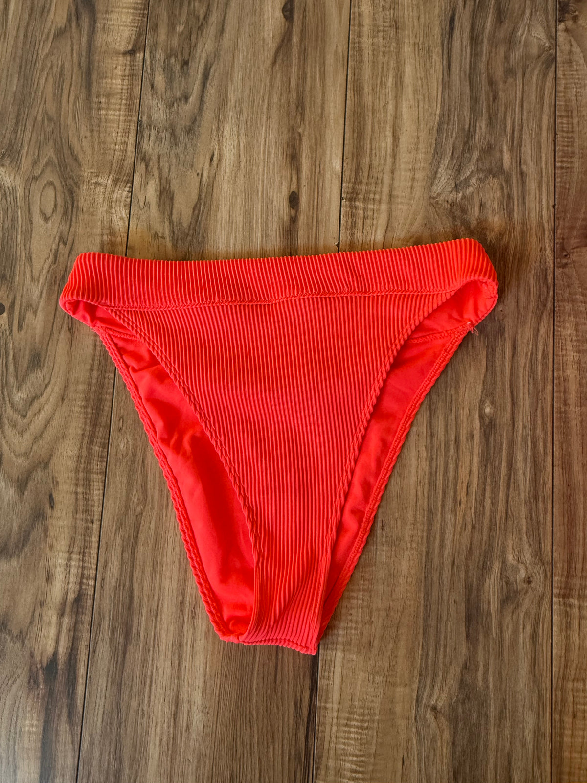 Hollister large
