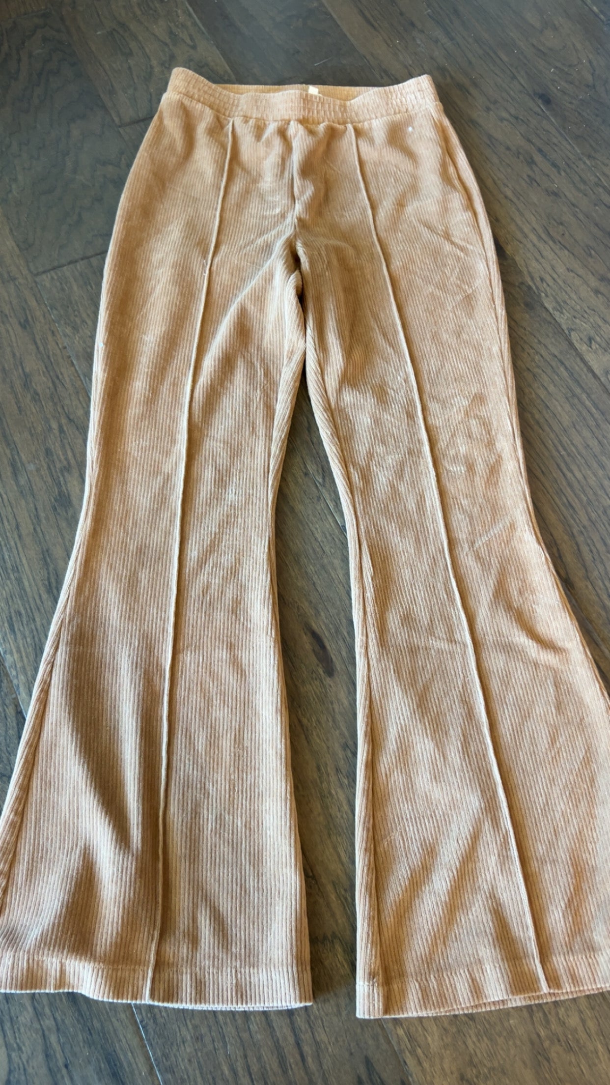 Aerie small