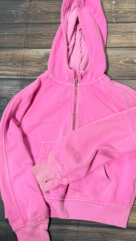 Gap 10..has staining on sleeve
