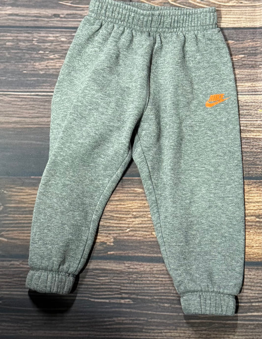 Nike 18m