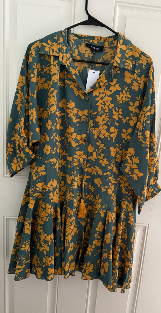 Nwt Aakaa small