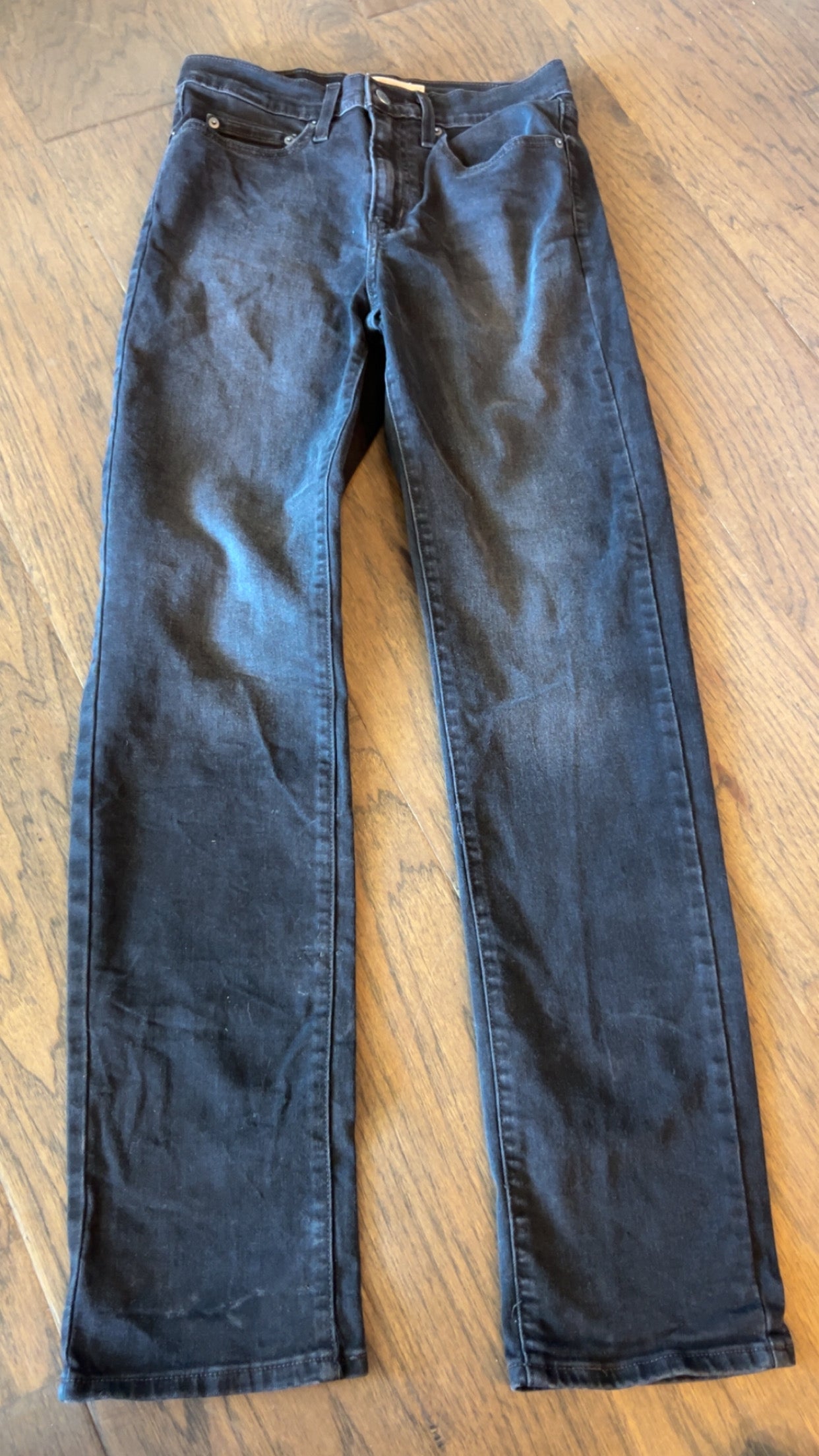 Levi’s 724 high rise straight size 27