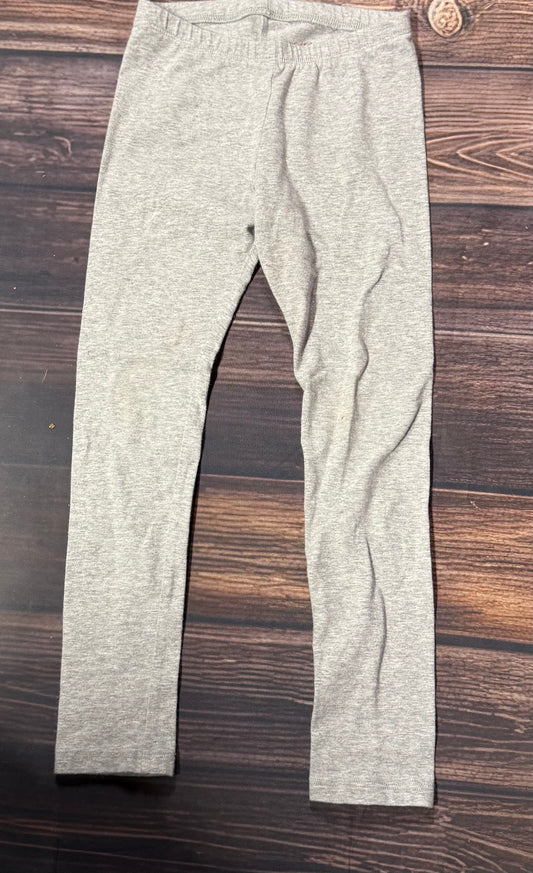 5T..slight staining on knees