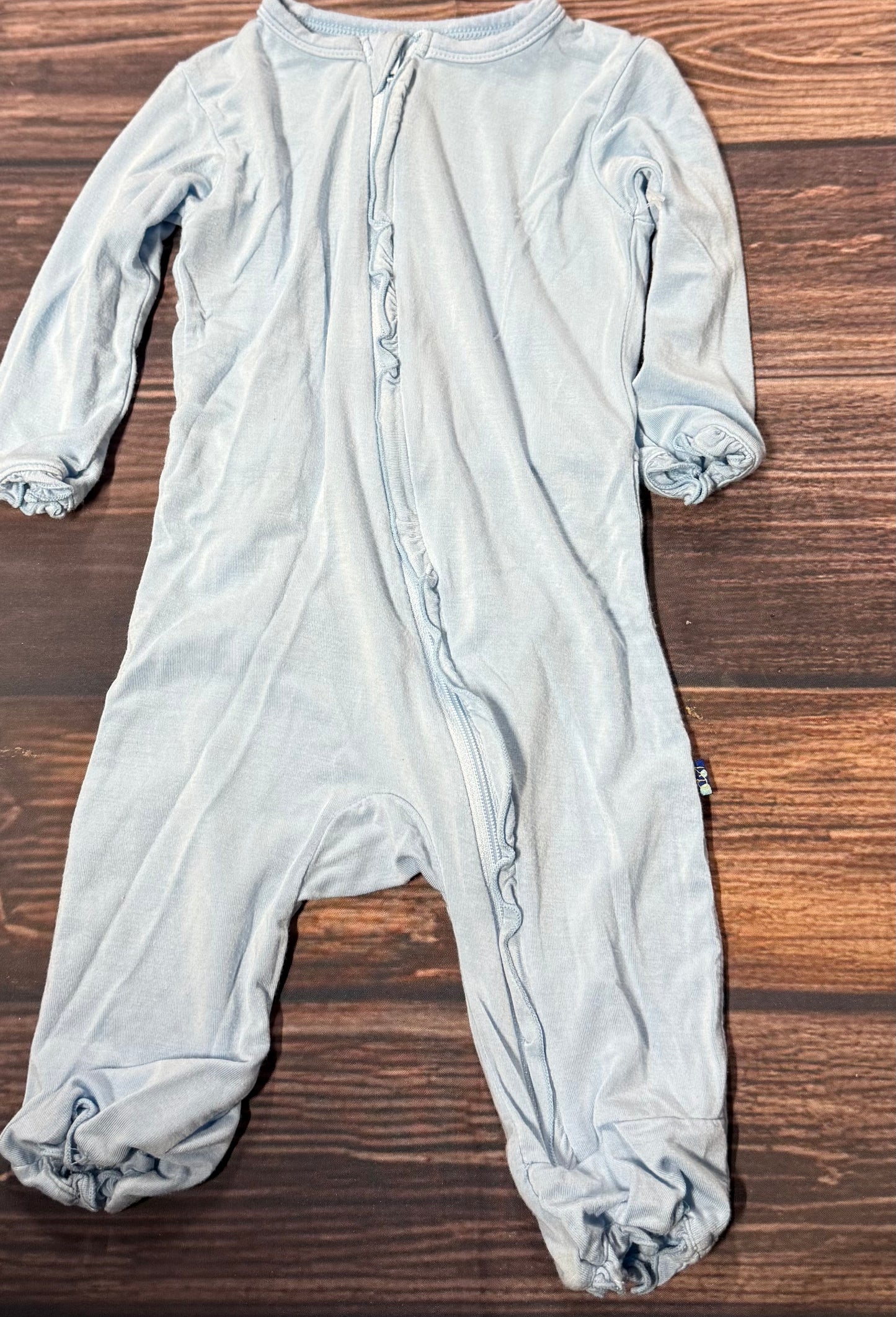 Kickee 3-6m..back in second pic