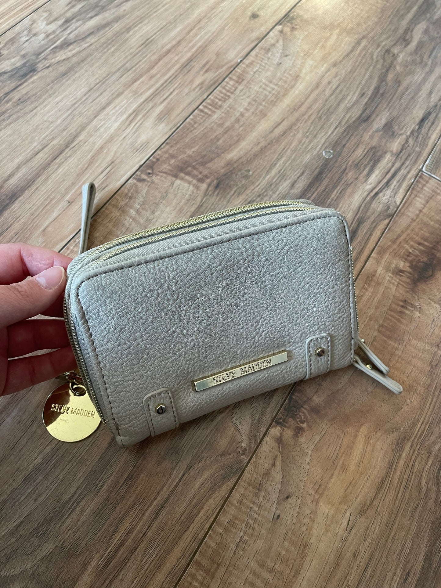 Steve Madden wristlet