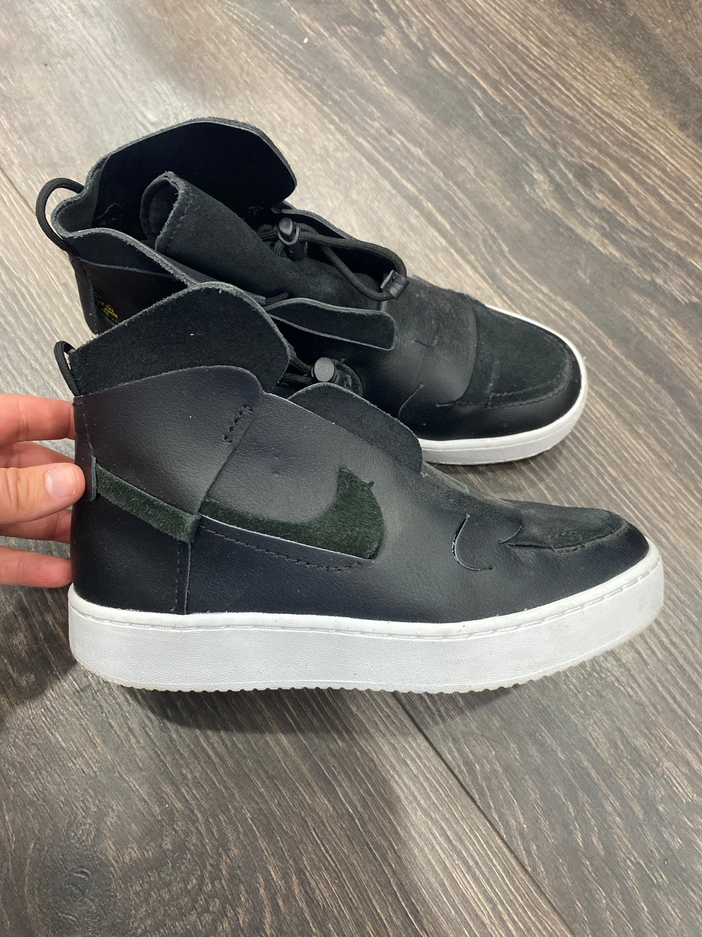 Nike Vandalised LX size 7