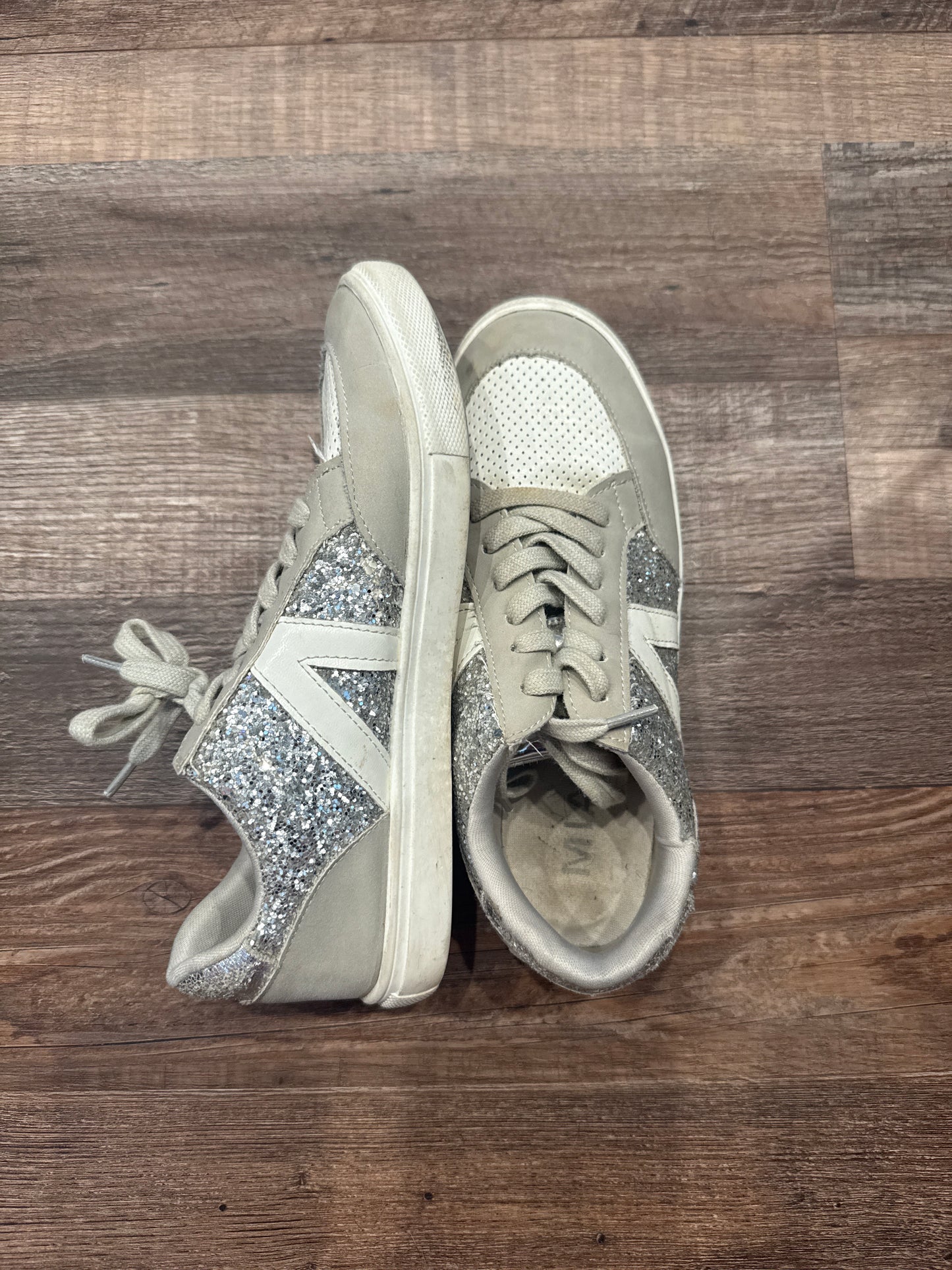 MIA size 4