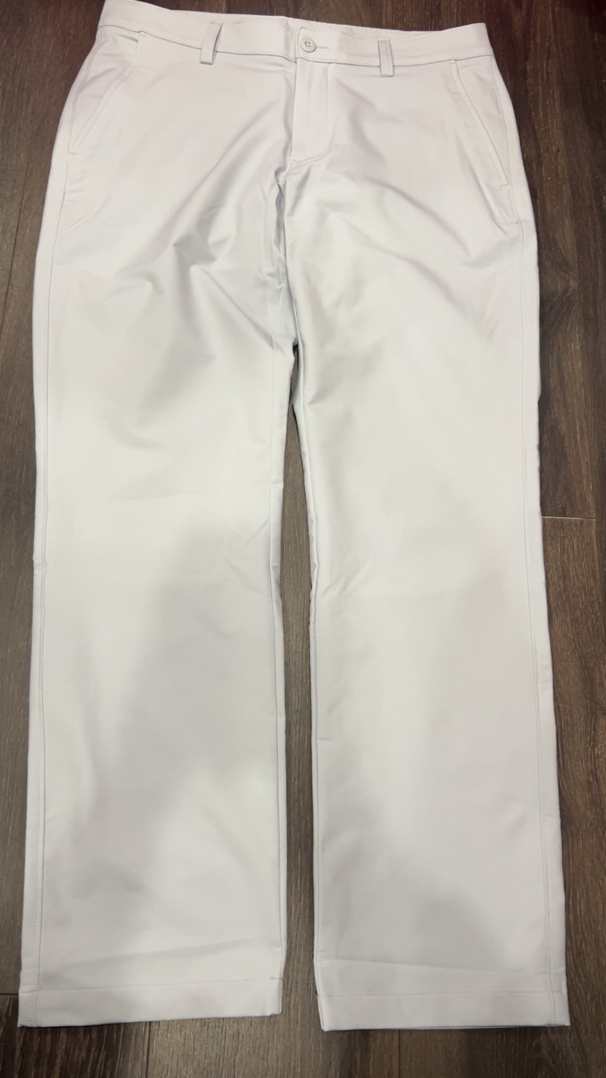 UA 34/30 golf pants. Retail $85
