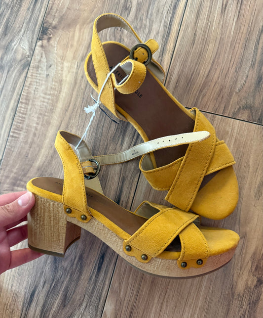 Nwt American Eagle 7M..retails $50