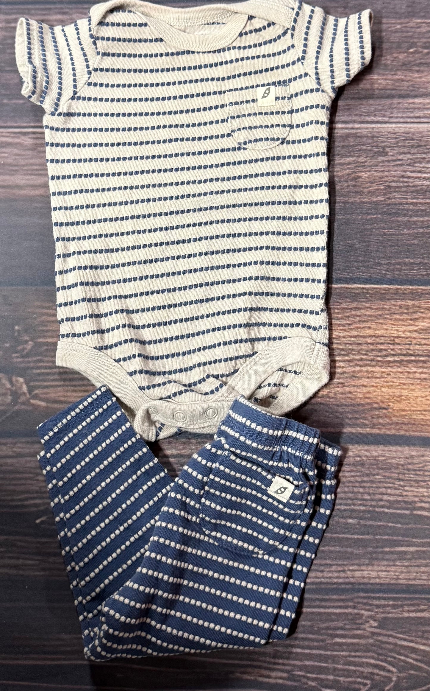 Easy Peasy 6-9m