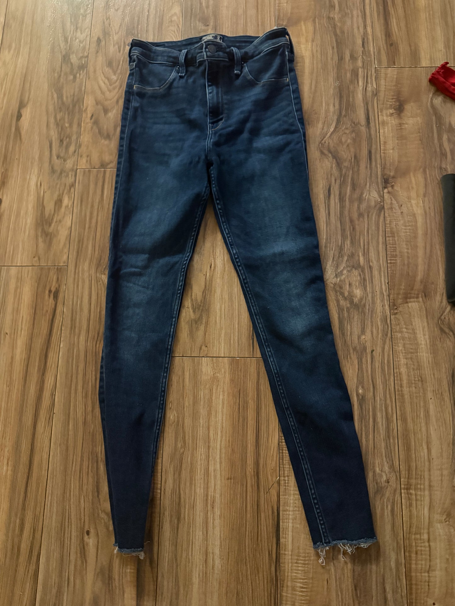 Abercrombie & Fitch 28/6R