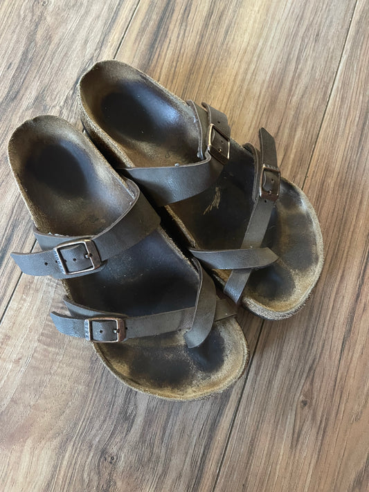 Birkenstocks 7.5