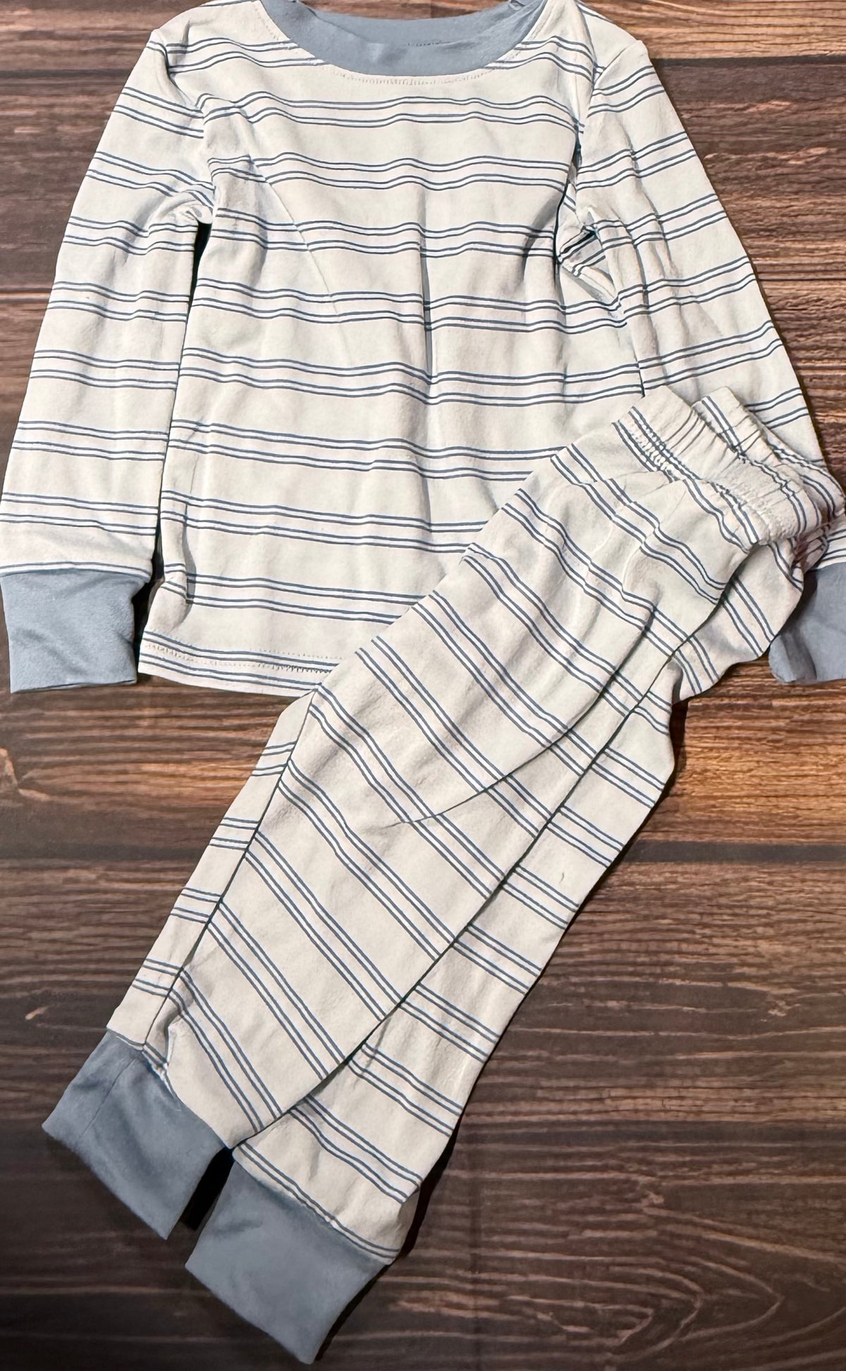 Tahari 12m