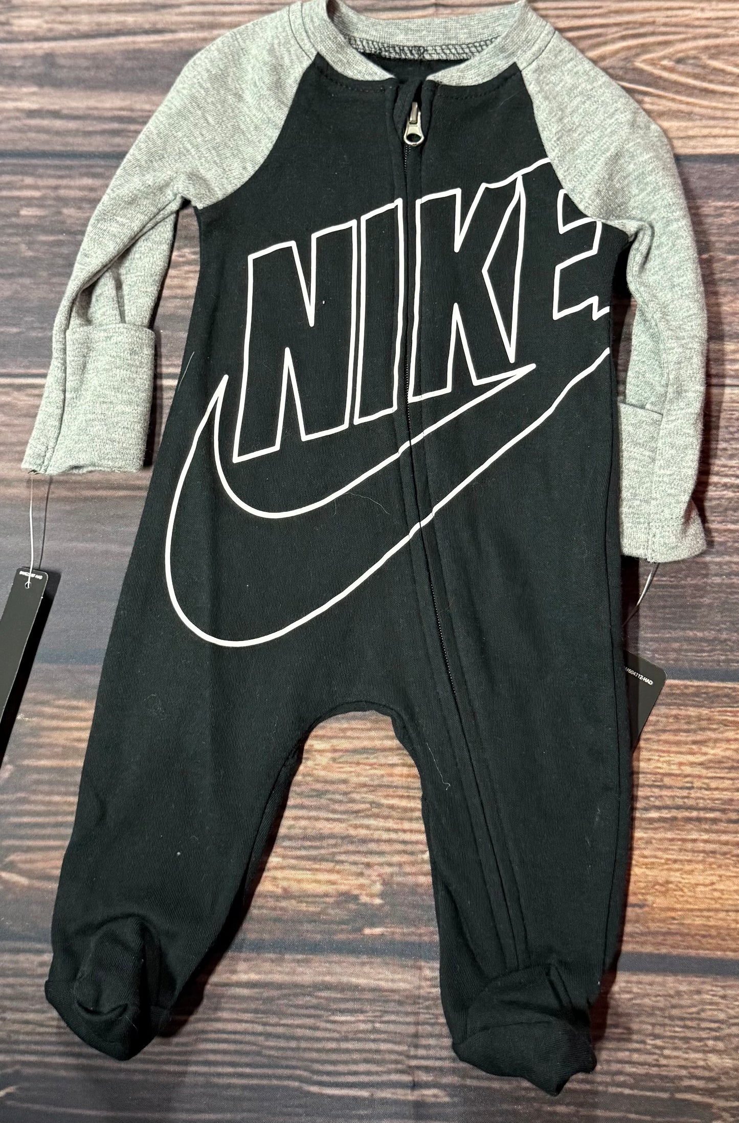 Nwt Nike newborn