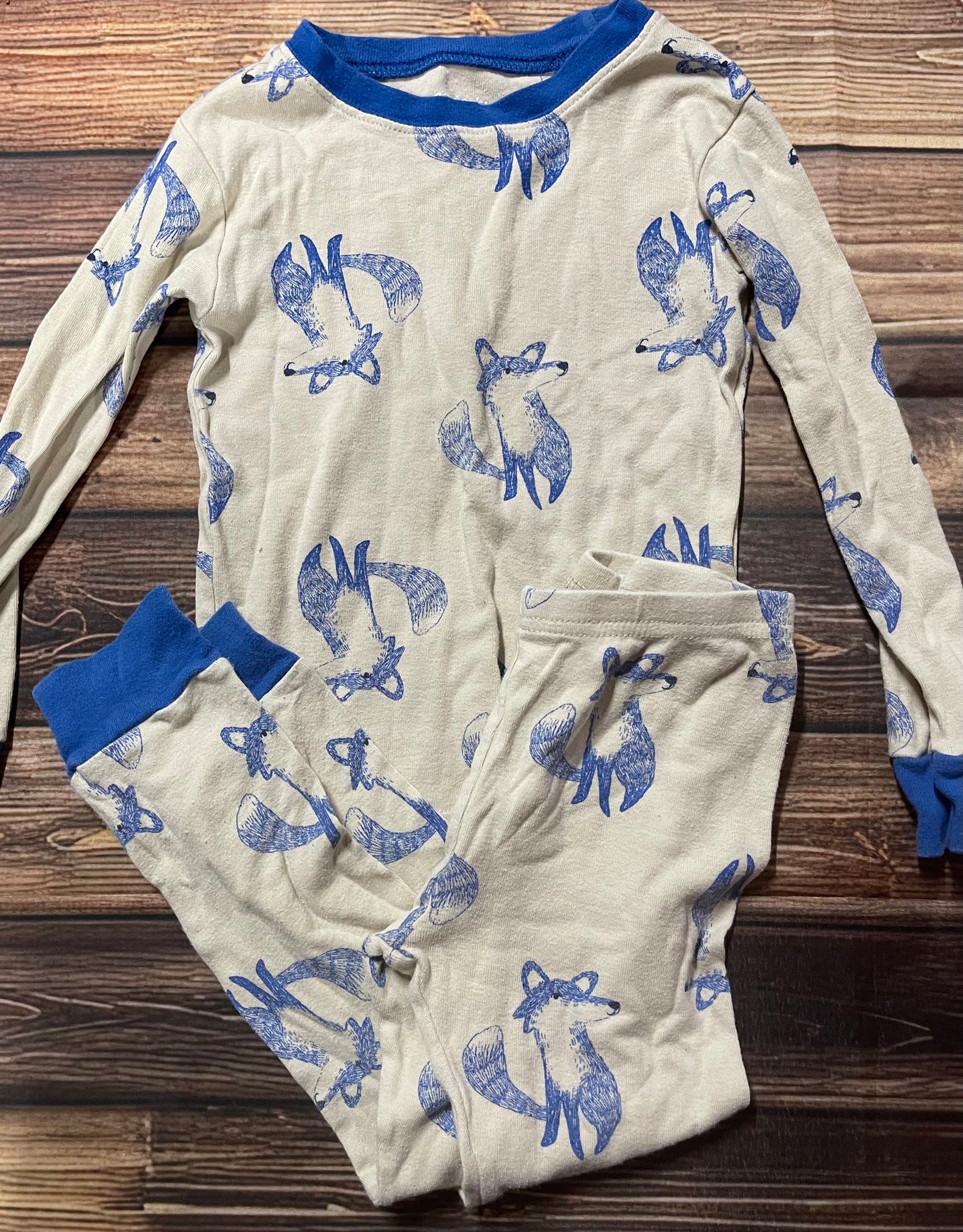 Carter’s 4T boys pajamas