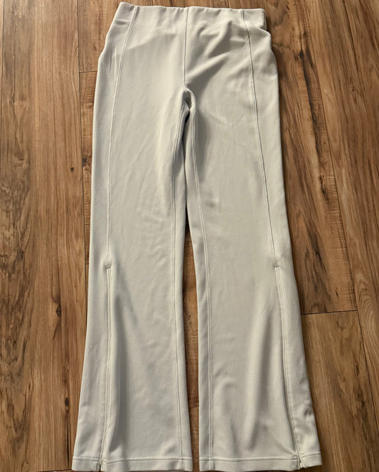 Lululemon 10 ribbed flares..retails $148