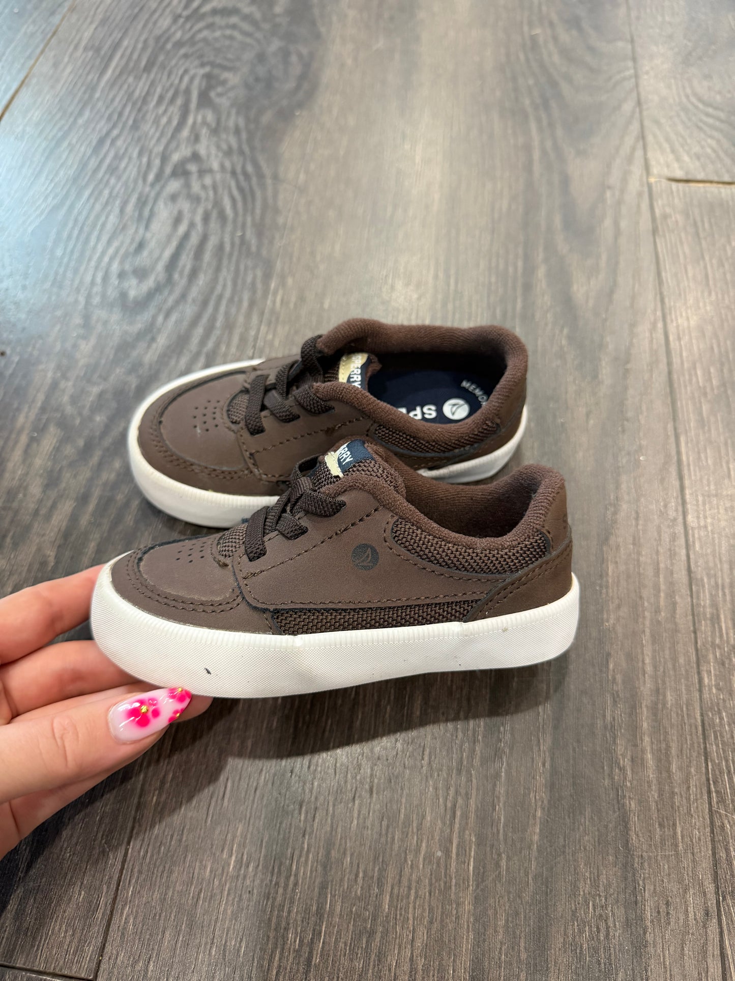 Sperry size 7M