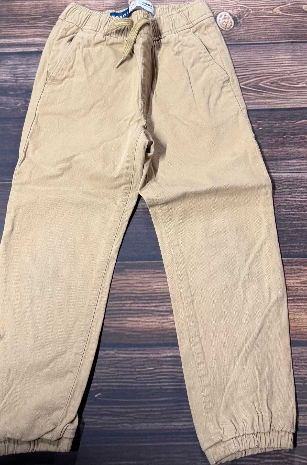 Old Navy 6-7 jogger..has spots
