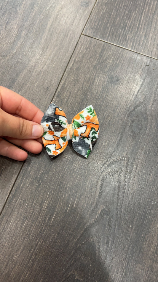 Clip bow