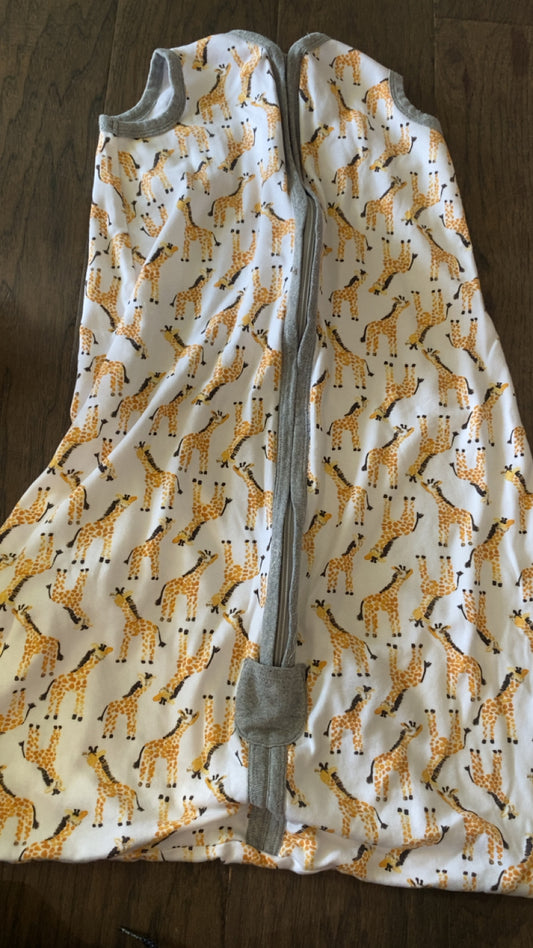 Burt’s Bees large 12/18m.. 22-28 lbs