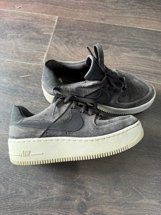 Nike size 7.5