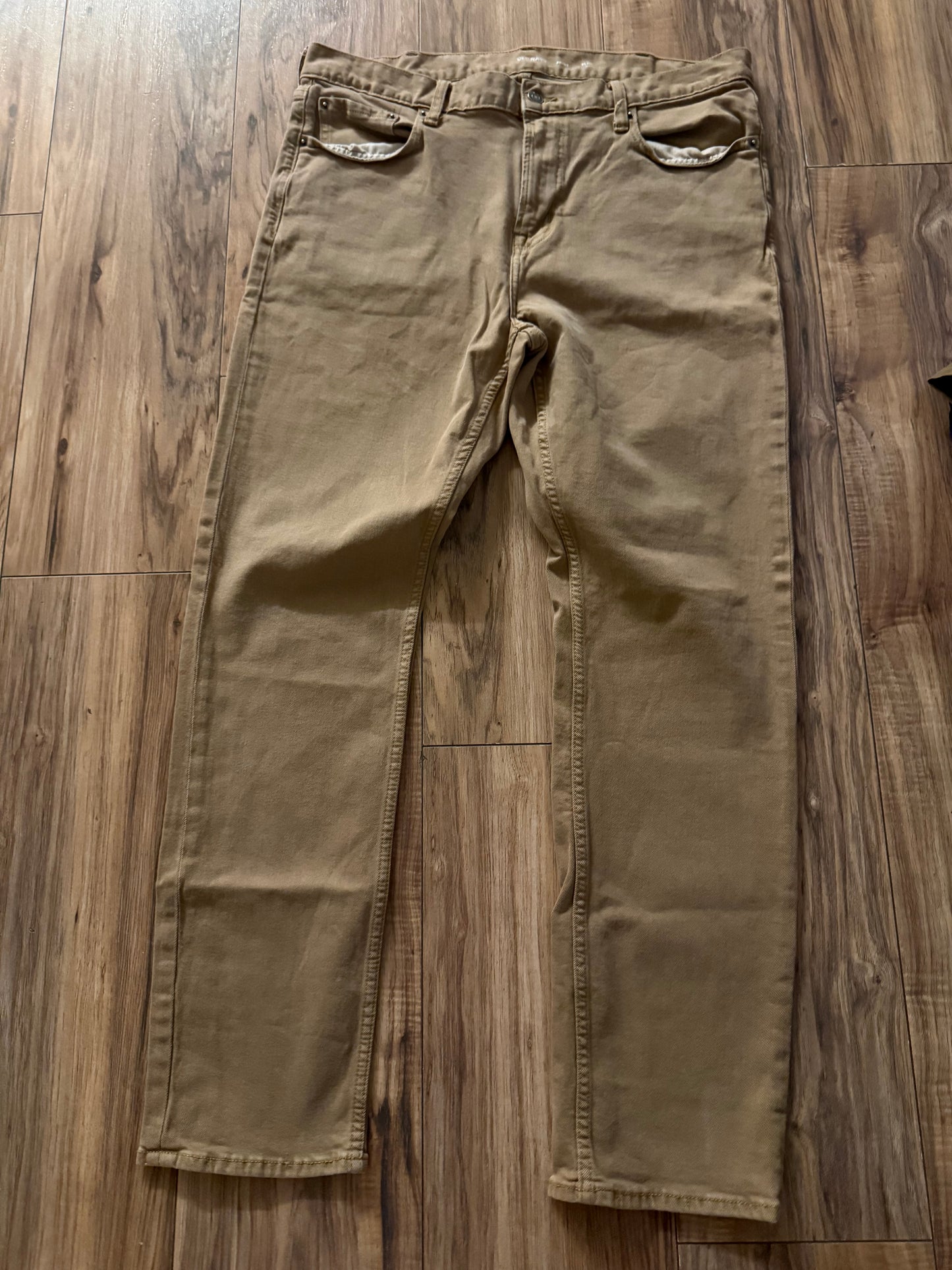 Old Navy 38x32 slim