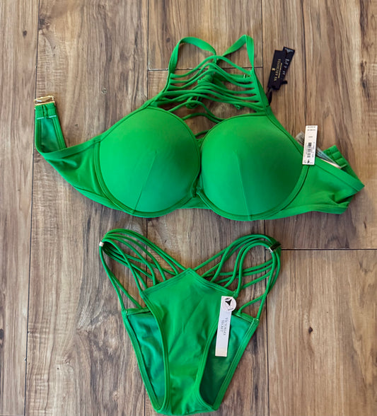 NWT Victoria’s Secret 36DD/medium bottoms