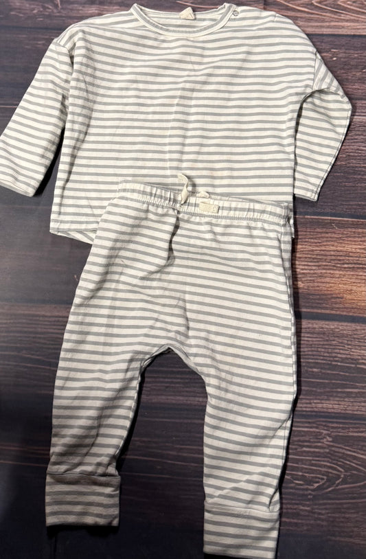 Quincy Mae 12-18m..has spots