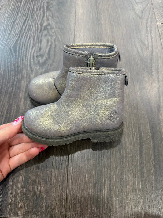 OshKosh size 6