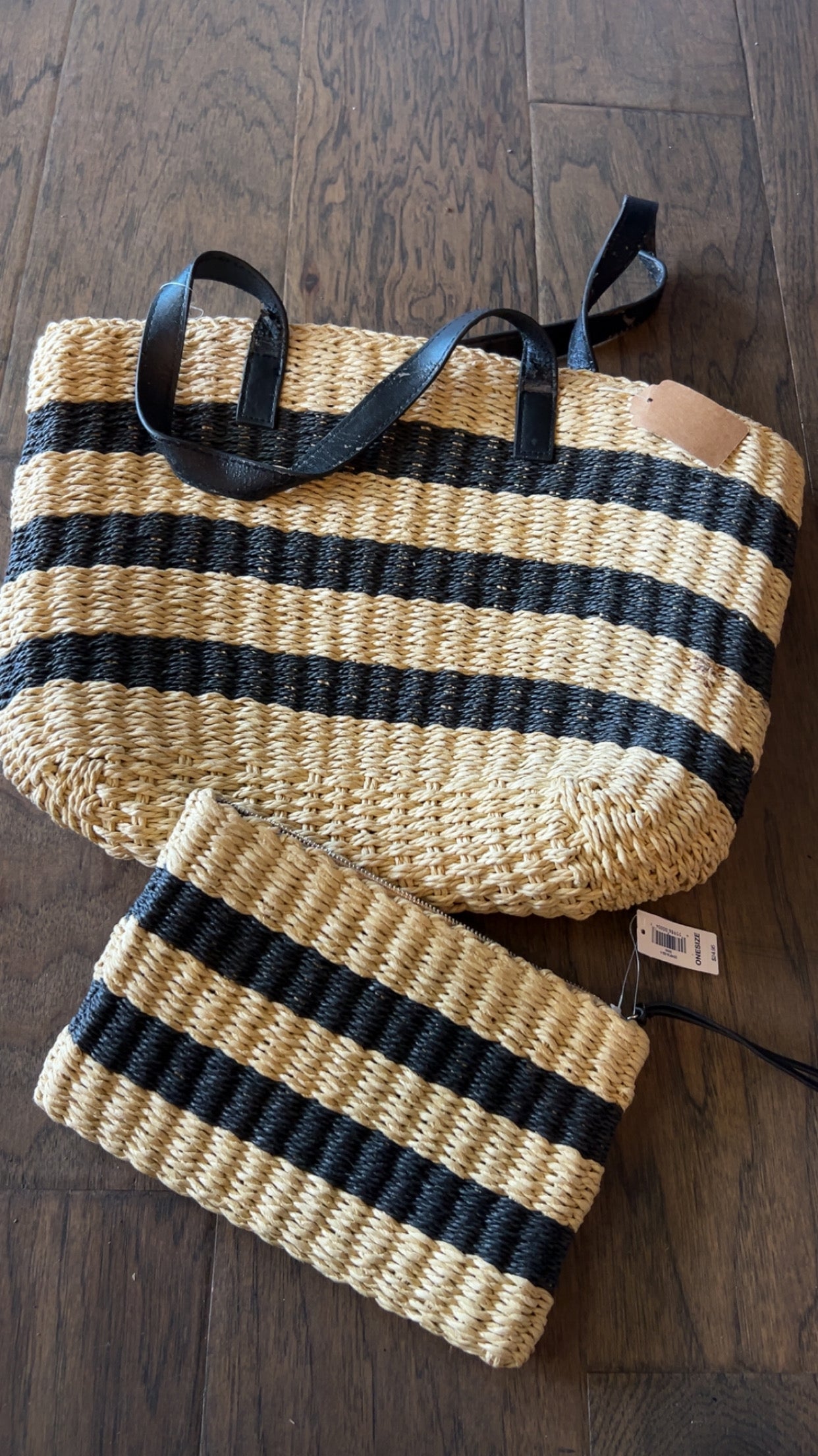 NWT for $70 Gap purse and wristlet.. has some wear on straps