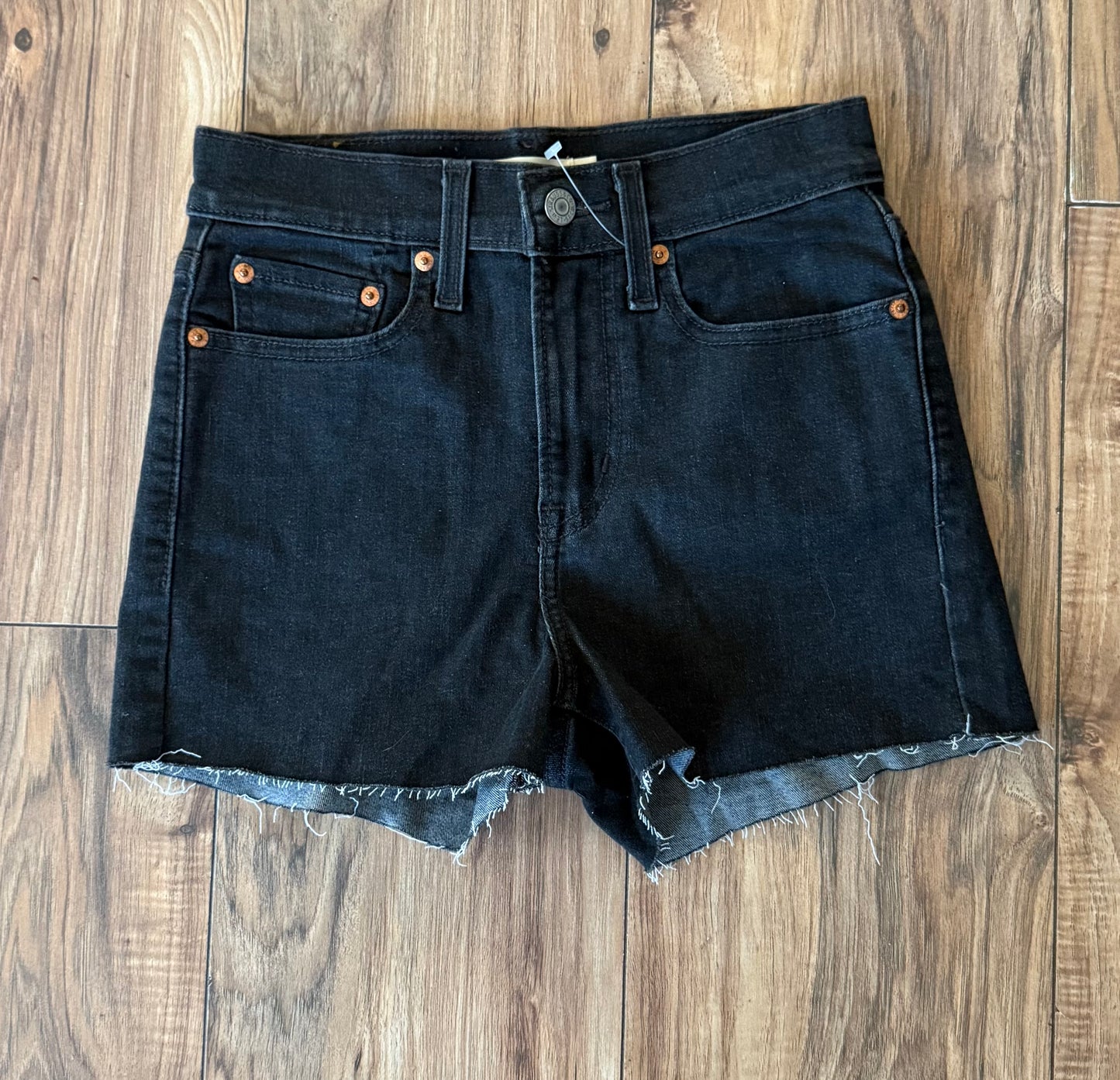 NWOT Levi’s 25