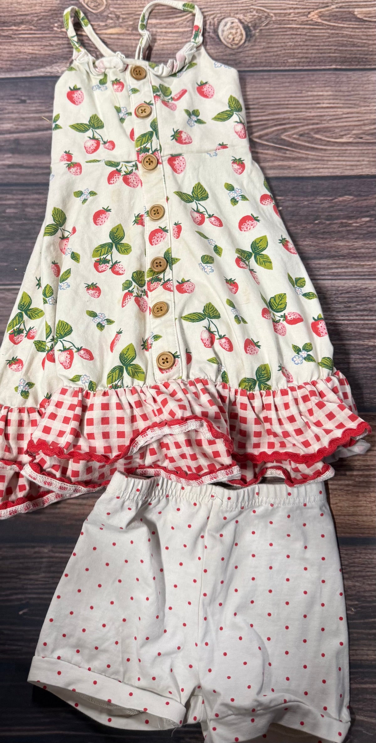 SweetHoney 4T top/3T bottoms..has staining on top