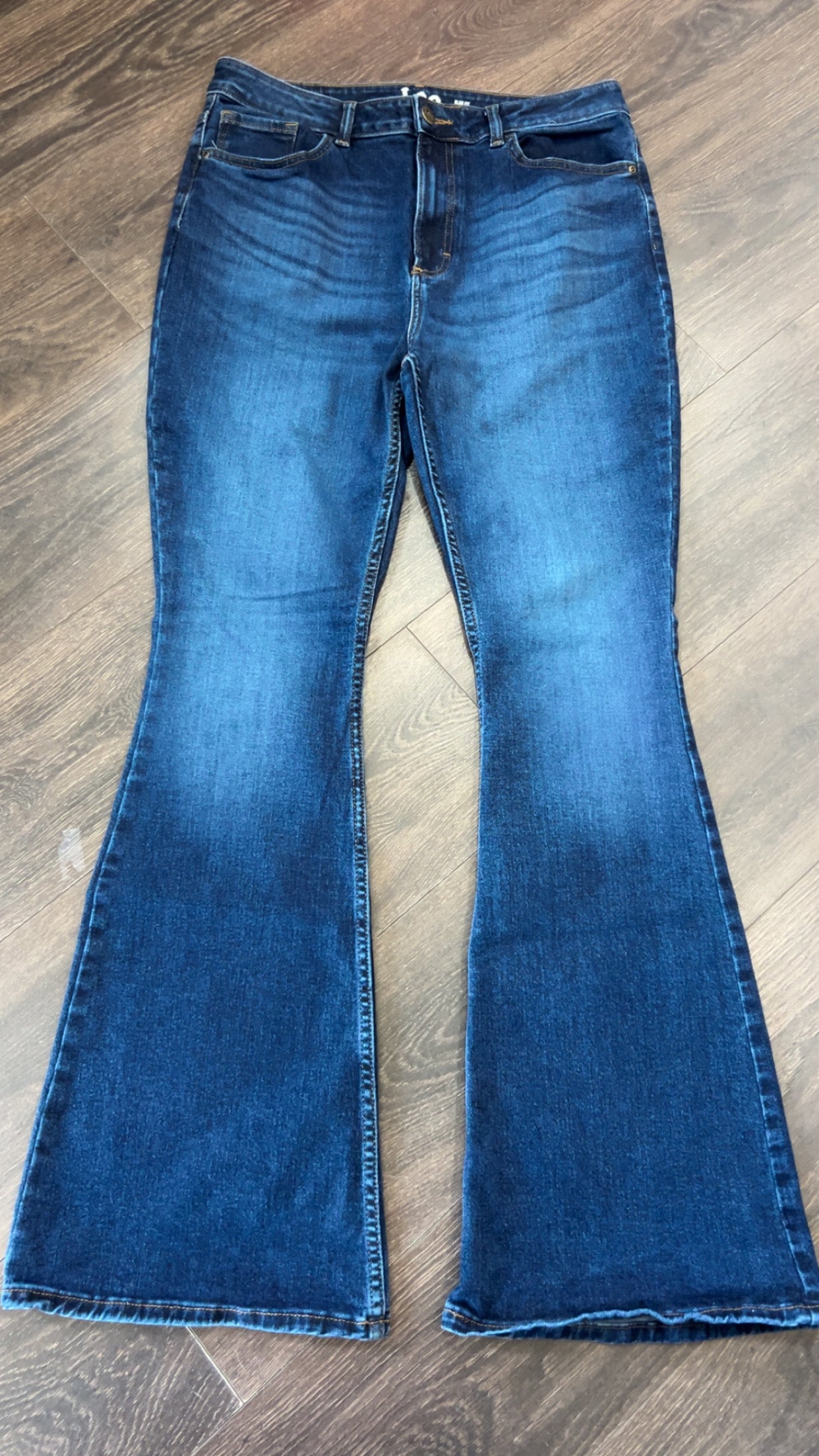 BKE high rise bootcut size 31.. length is 33.5.. Retail $80