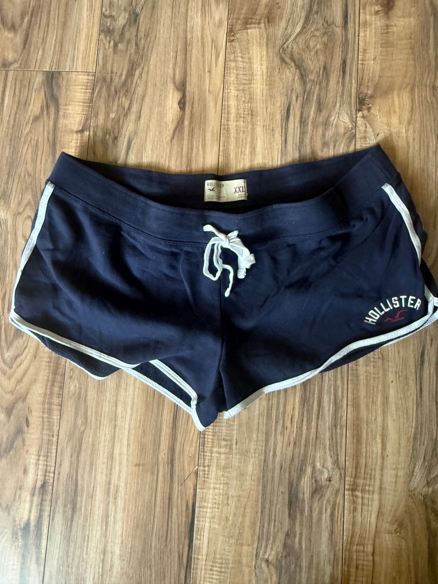 Hollister XXL