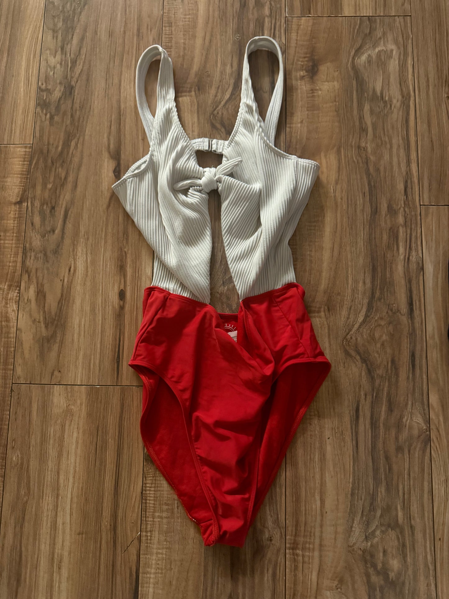 Hollister large