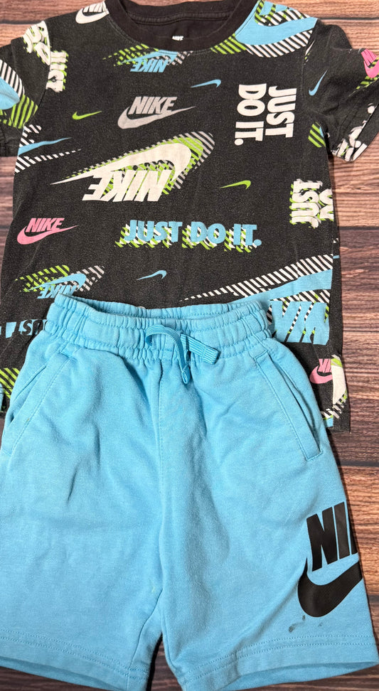 Nike top size 6/bottoms 5..has stain on pants